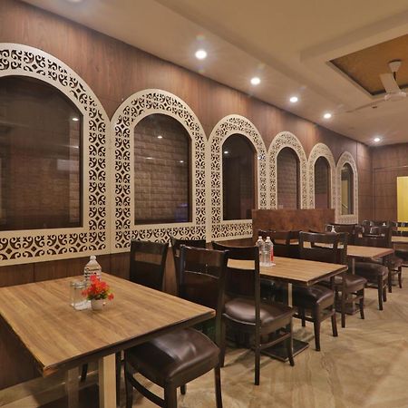 Hotel Janki Inn Sigra 2 Km From Kashi Vishwanath Dham バラナシ エクステリア 写真