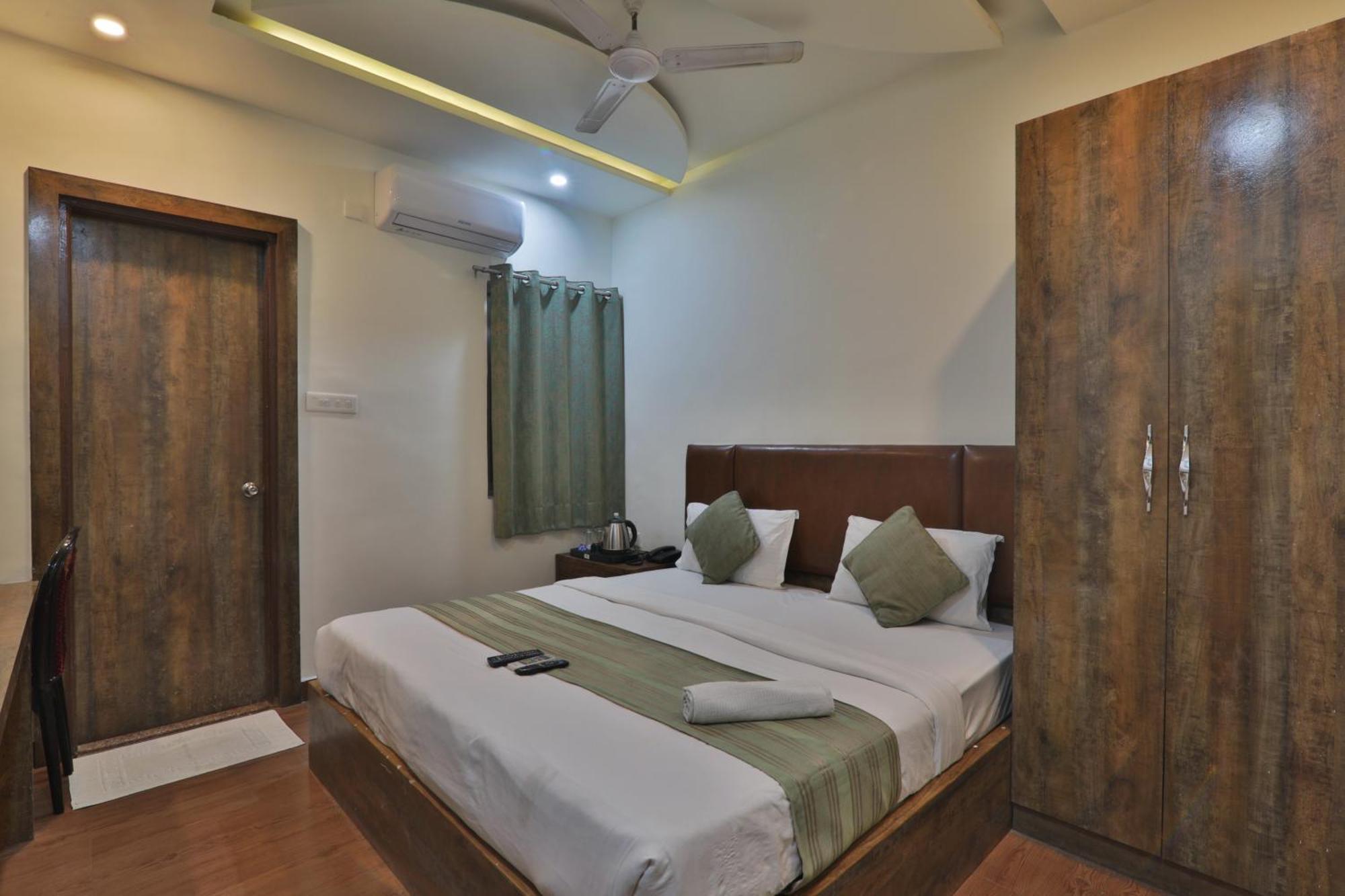 Hotel Janki Inn Sigra 2 Km From Kashi Vishwanath Dham バラナシ エクステリア 写真