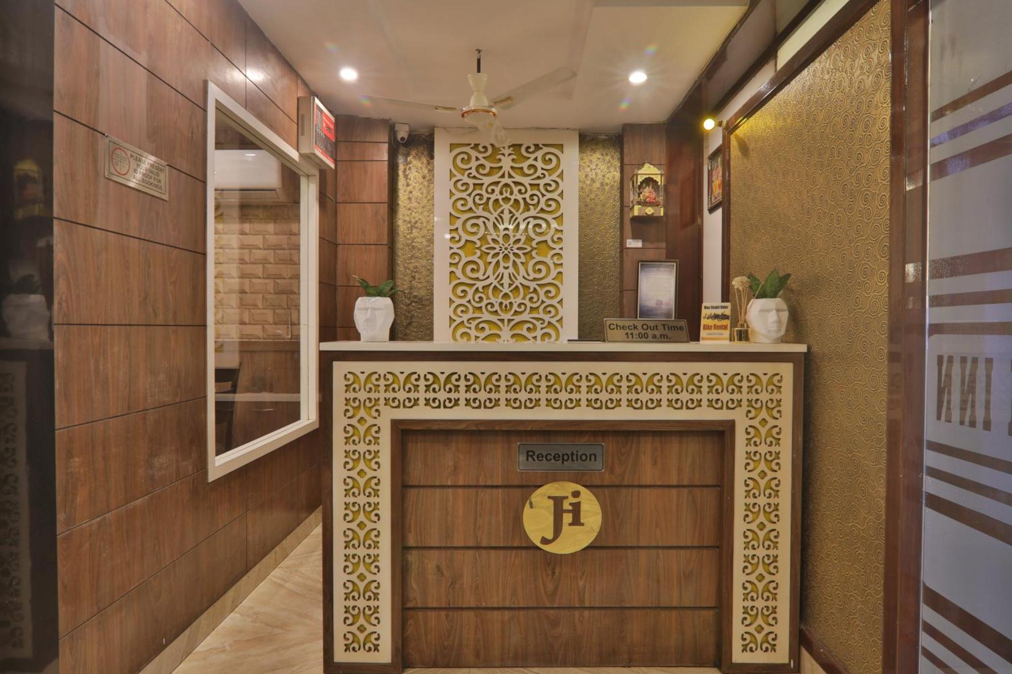 Hotel Janki Inn Sigra 2 Km From Kashi Vishwanath Dham バラナシ エクステリア 写真