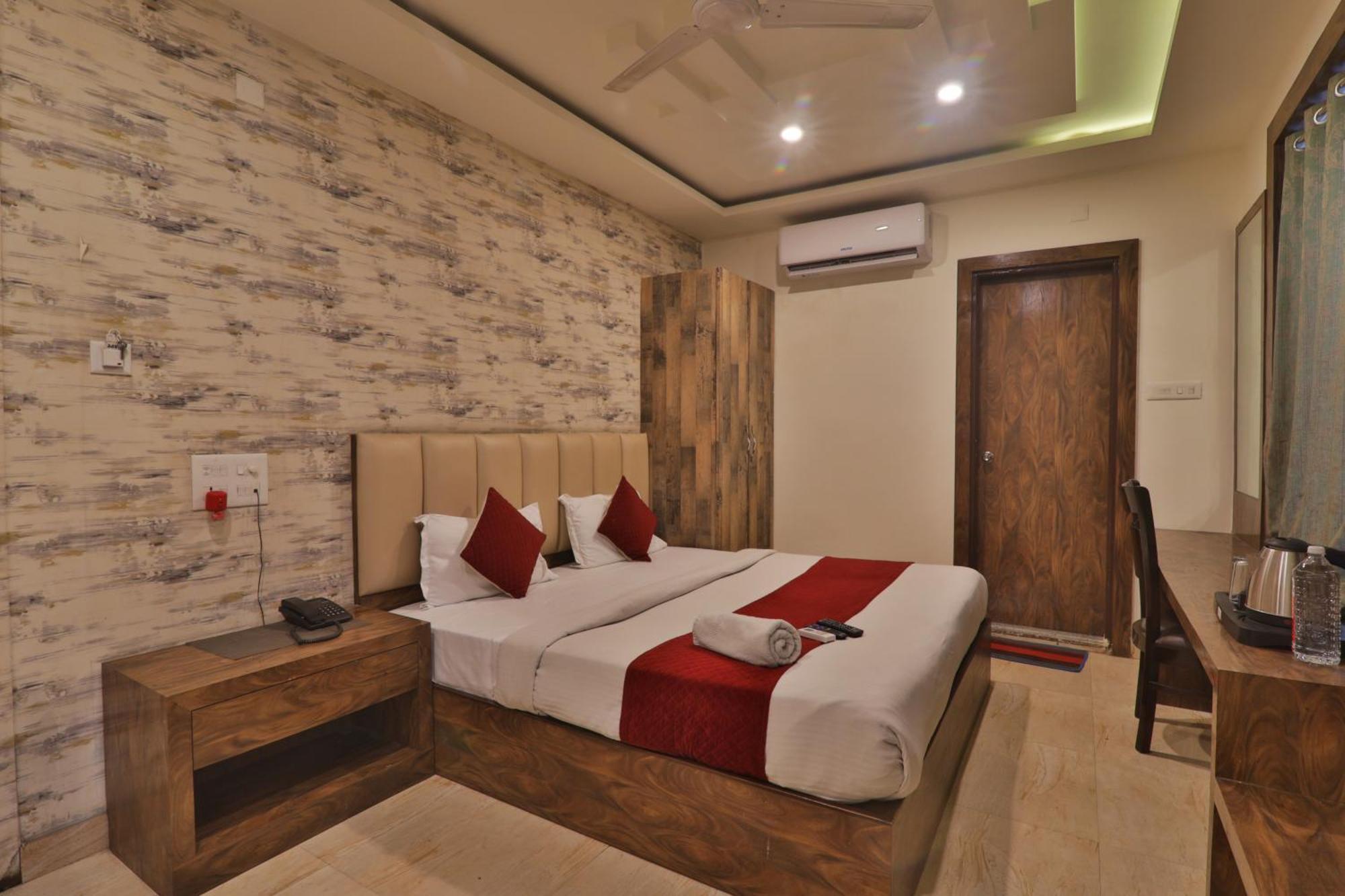 Hotel Janki Inn Sigra 2 Km From Kashi Vishwanath Dham バラナシ エクステリア 写真