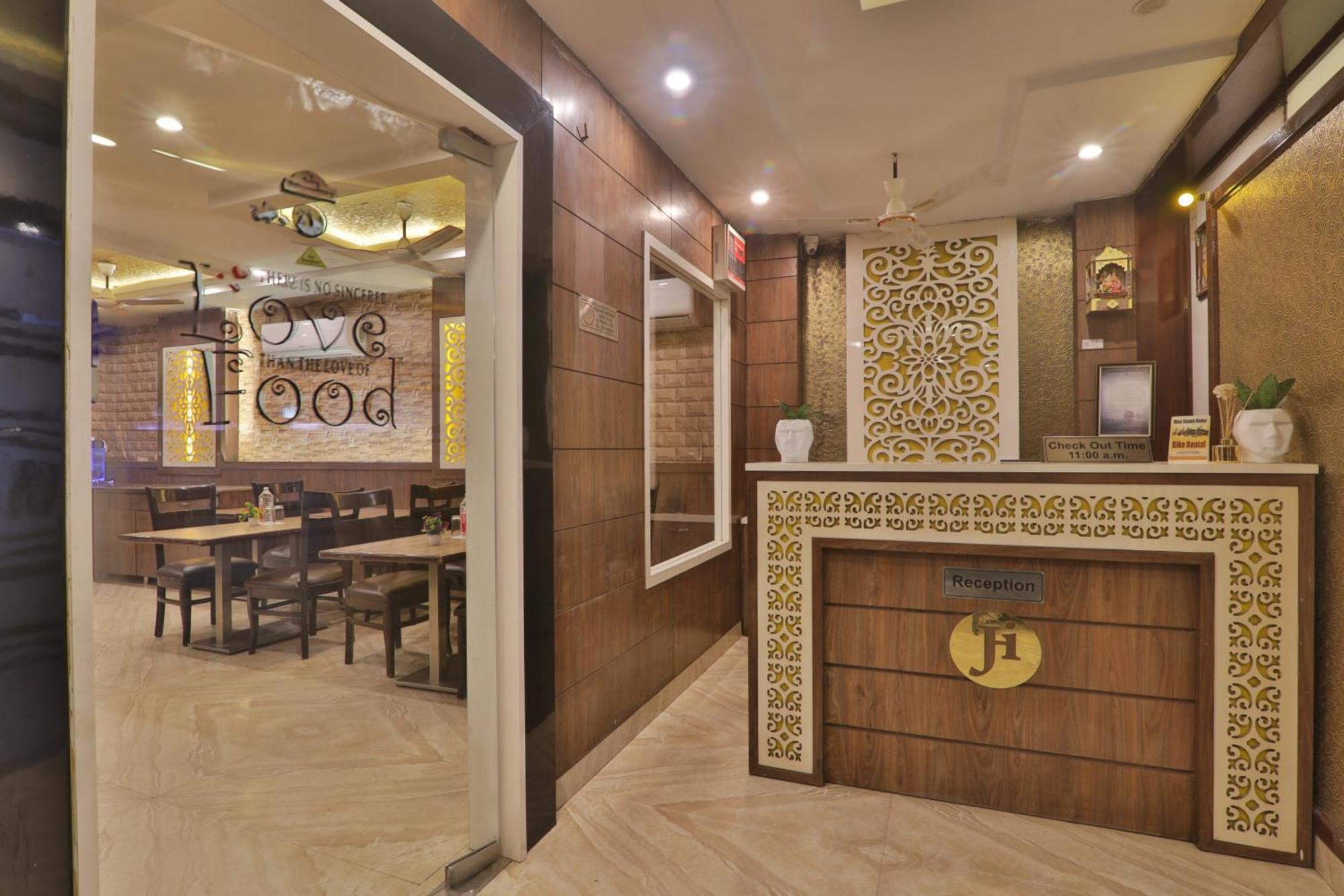 Hotel Janki Inn Sigra 2 Km From Kashi Vishwanath Dham バラナシ エクステリア 写真