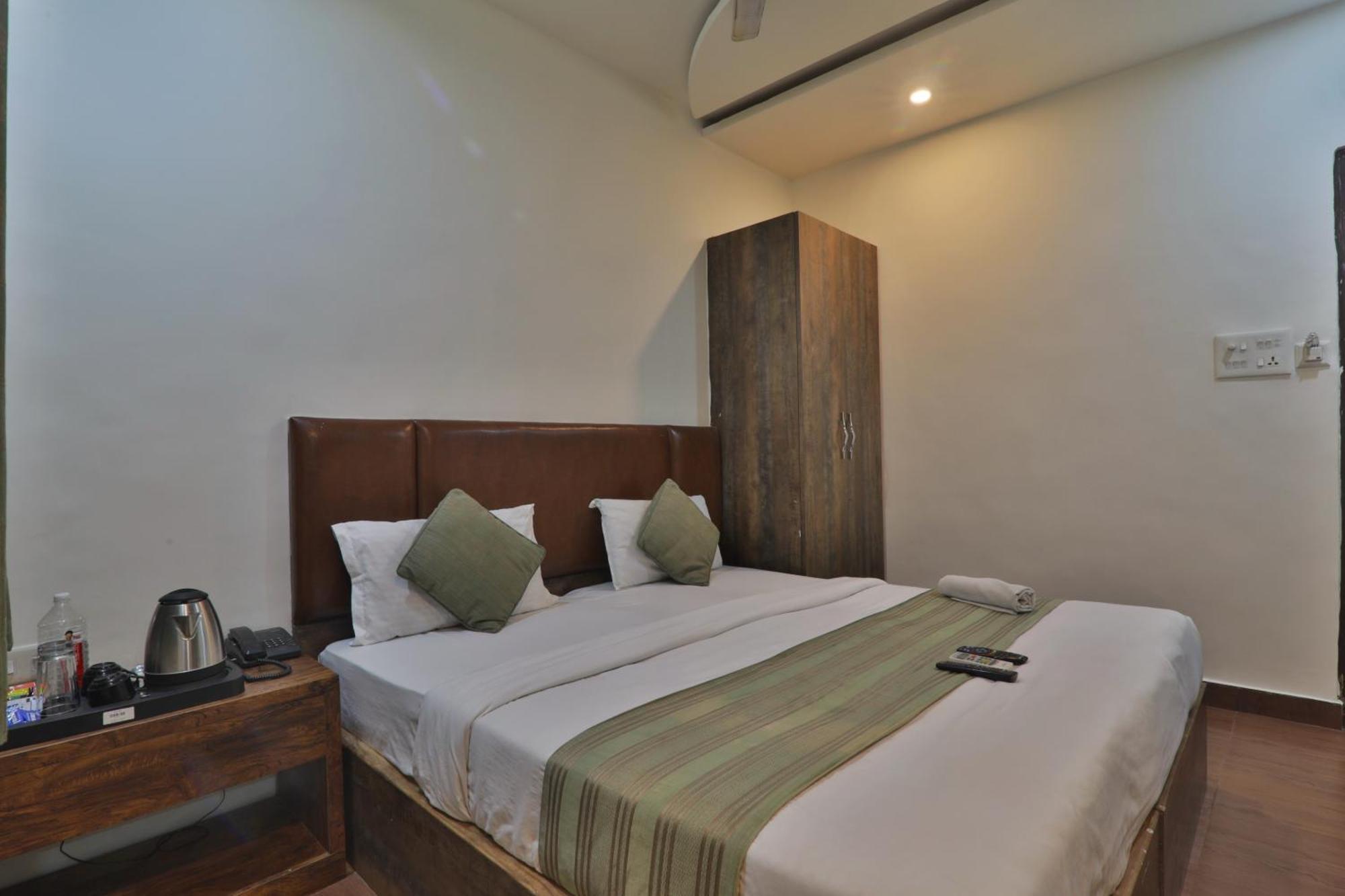 Hotel Janki Inn Sigra 2 Km From Kashi Vishwanath Dham バラナシ エクステリア 写真
